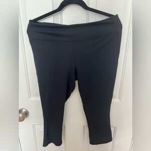 Gap Body Knee Length Legging- Black- Size Large